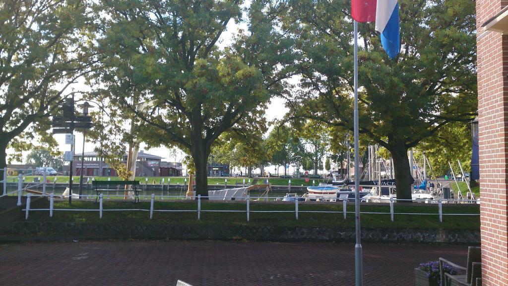 Herberg De Compagnie Enkhuizen Bagian luar foto